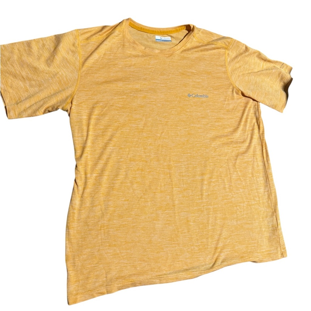Columbia Men's Short Sleeve Tee in Mustard
